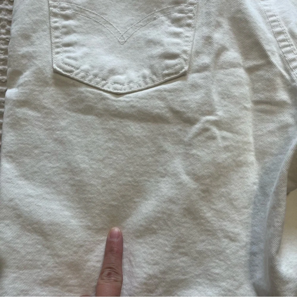 90s Levi’s 950 Relaxed Fit Baggy Shorts USA Cotton White Denim